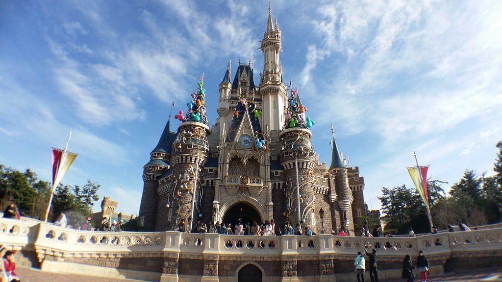 Traveler to Tokyo will have to go Tokyo Disneyland which is the first Disney theme park built outside of United States. 