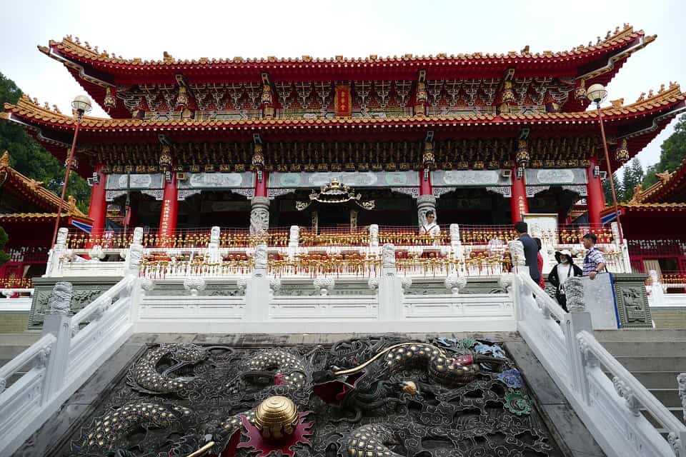 Wen Wu Temple located on the northern waist of Sun Moon Lake. Main dedicated Confucius, Yue Fei and Guan Yu.