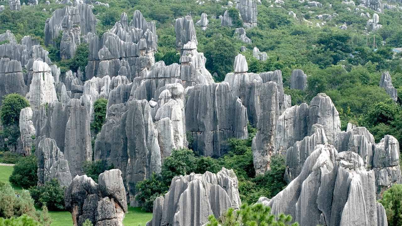 stone garden in Kunming tour package