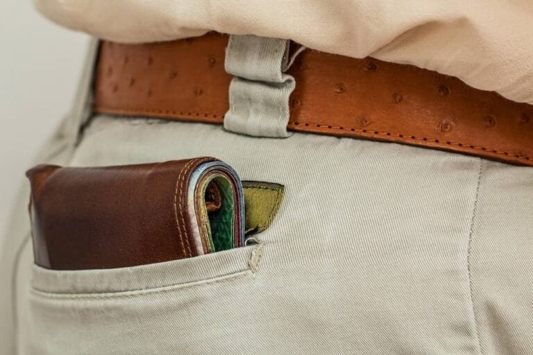 Pick Pockets Rigging Essential Tips to Avoid Pickpockets While Traveling in Europe
